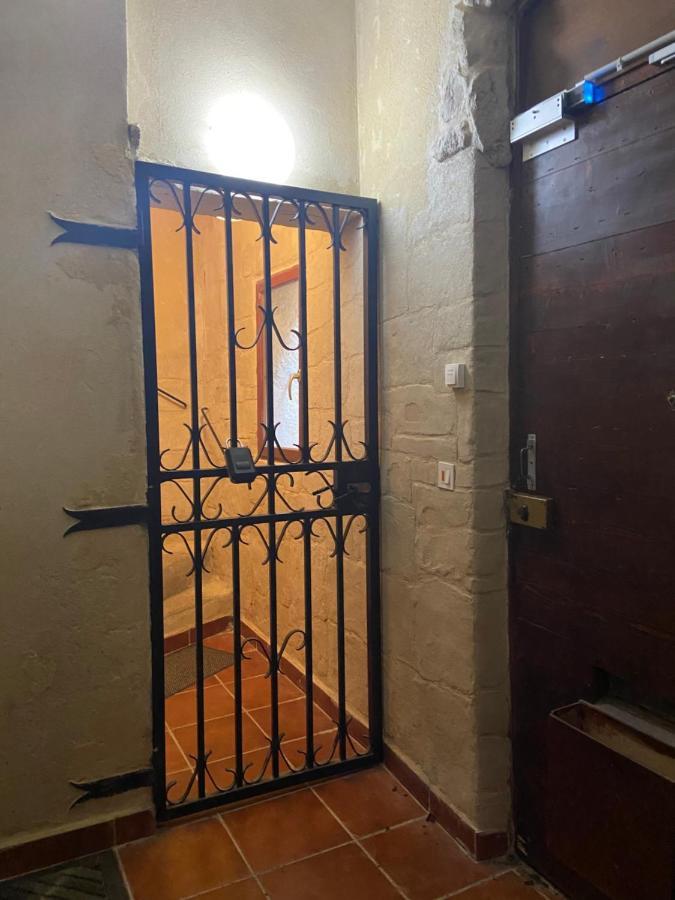 Appartement A 50 M De La Place Aux Herbes Uzès Kültér fotó